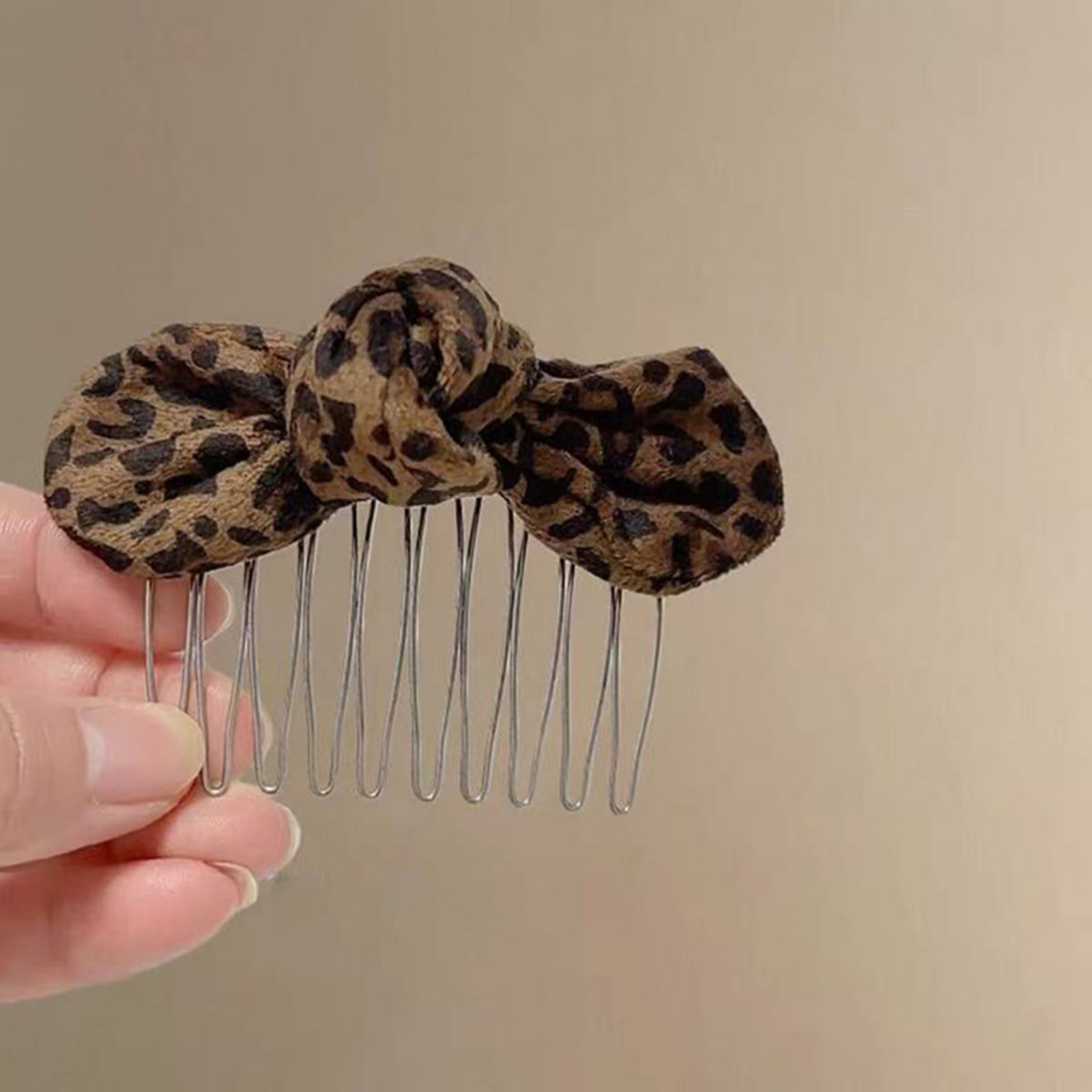 1PCLeopard プリント弓ヘアコーム女性のためのかわい - Hair Care Ingredients のレビューと価格